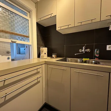 Luxe Seaview Apartment